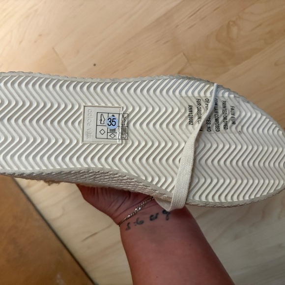 Dolce Vita Sherpa High Top Size 8.5 NWOB - Picture 4 of 4